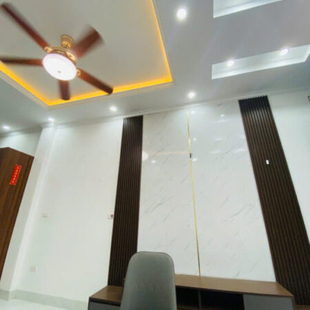 Đỉnh nóc kịch trần – Phố Trạm – 1 nhà ra mặt phố – dân xây – 32m2 – 5 tầng – 7.9 tỷ