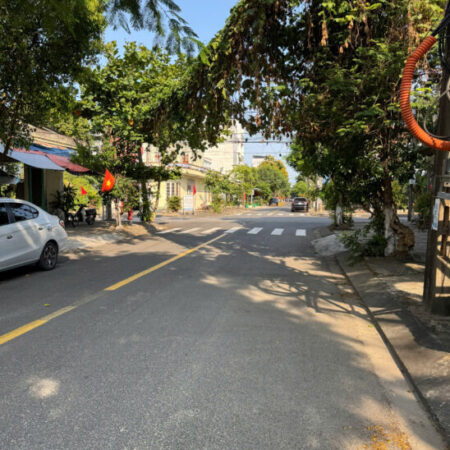 + Phạm Ngọc Mậu, Nhà 3 tầng mặt tiền đường 10,5 m mặt sau đường 4m, khu A32, sát chợ Tân An.