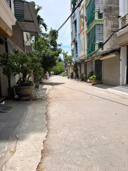 CHO THUÊ NHÀ 5 PHÒNG NGỦ – Ô TÔ ĐỖ GẦN CỬA – TÂN MAI, HOÀNG MAI