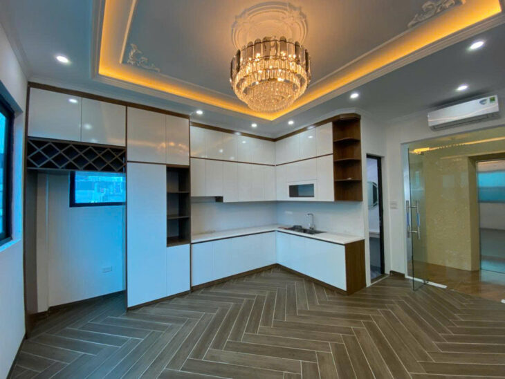 : NHÀ ĐẸP VŨ TÔNG PHAN MẶT NGÕ KINH DOANH,2 THOÁNG TRƯỚC SAU,NGÕ Ô TÔ THÔNG 37M, GIÁ 12,5 tỷ