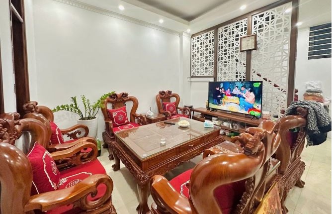 Nhà lô góc phố Bế Văn Đàn 45m², MT 6m, ô tô tránh, kinh doanh 9,5 tỷ