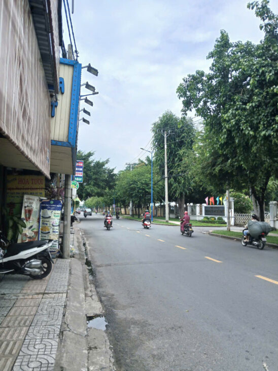 BÁN NHÀ MẶT TIỀN KINH DOANH TRƯƠNG THỊ HOA-TÂN THỚI HIỆP-Q.12-76M2(4.45×17)-6 TẦNG-THANG MÁY-ĐỐI
