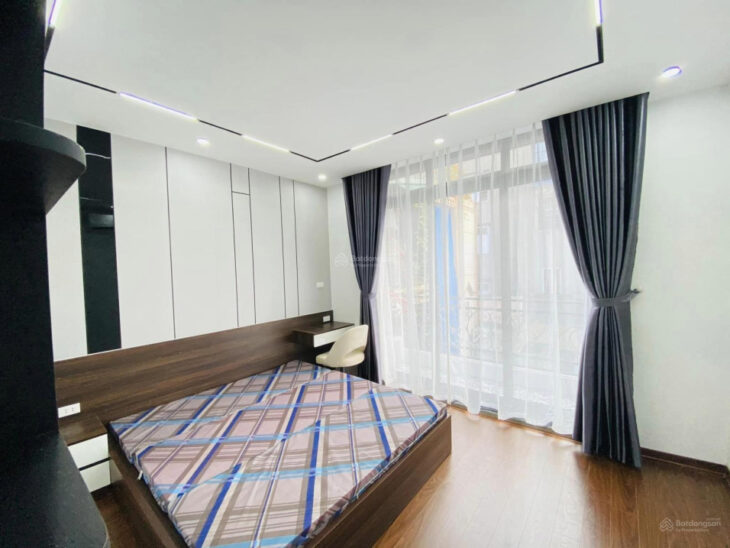 Bán nhà Bằng Liệt – Linh Đàm, 56m2 x 4 tầng, đẹp, gần đường, giá 7.9 tỷ, ngõ to, rộng