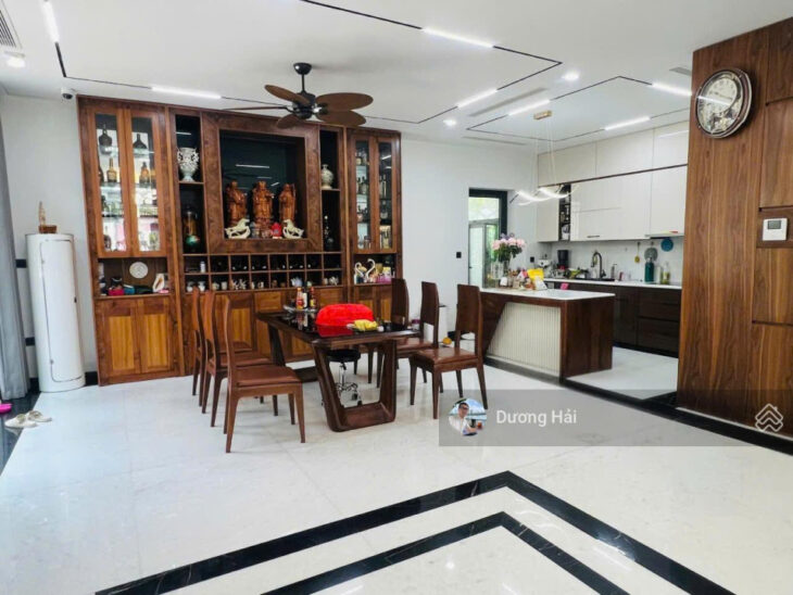 Bán nhà mặt phố gần Hoàng Quốc Việt – Nguyễn Phong Sắc vỉa hè 75m2 5 tầng thang máy