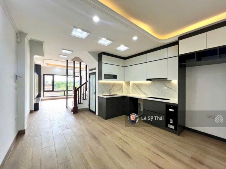 Nhà mới Ngọc Hồi – Hoàng Liệt – oto vào nhà – kinh doanh – 5 tầng long lanh – 8.4 tỷ