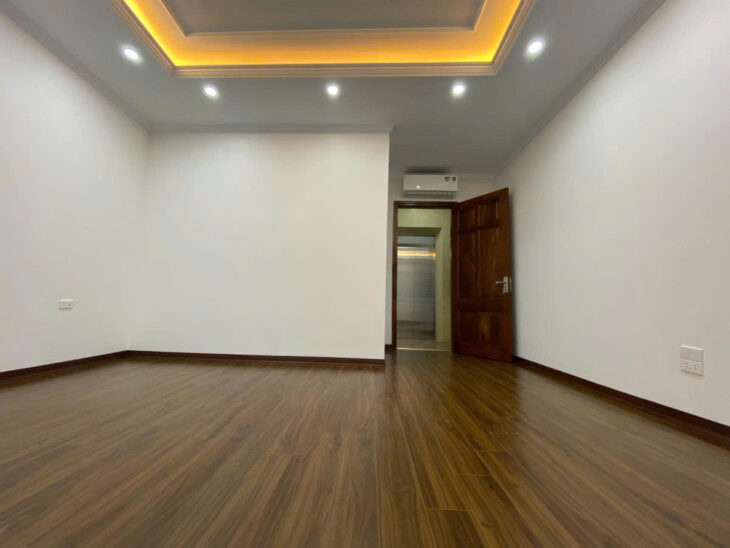 : NHÀ ĐẸP VŨ TÔNG PHAN MẶT NGÕ KINH DOANH,2 THOÁNG TRƯỚC SAU,NGÕ Ô TÔ THÔNG 37M, GIÁ 12,5 tỷ