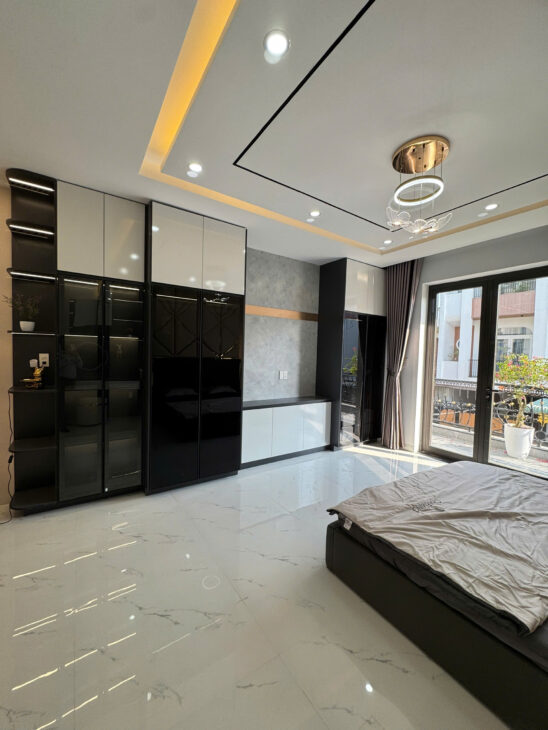 + Phạm Ngọc Mậu, Nhà 3 tầng mặt tiền đường 10,5 m mặt sau đường 4m, khu A32, sát chợ Tân An.