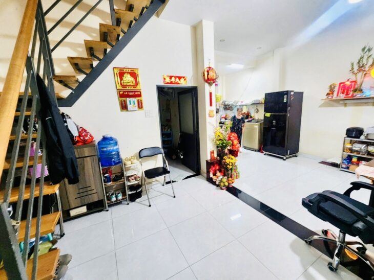 HOT, KẸT TIỀN BÁN GẤP NHÀ ĐẸP HƯNG PHÚ [P10 Q8] DT 37M2 (6 X 7M) 2T, 3PN, 3WC CHỈ 4.15 TỶ