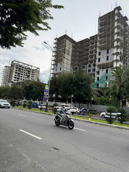 + Phạm Ngọc Mậu, Nhà 3 tầng mặt tiền đường 10,5 m mặt sau đường 4m, khu A32, sát chợ Tân An.