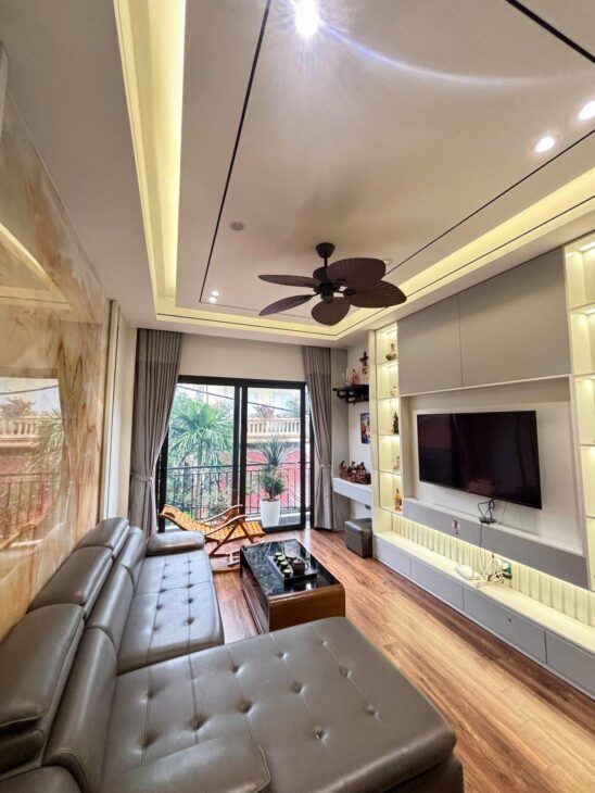 BÁN NHÀ 12 tỷ 50m LÝ SƠN NGÕ Ô TÔ,GARA,THANG MÁY,LONG BIÊN HÀ NỘI