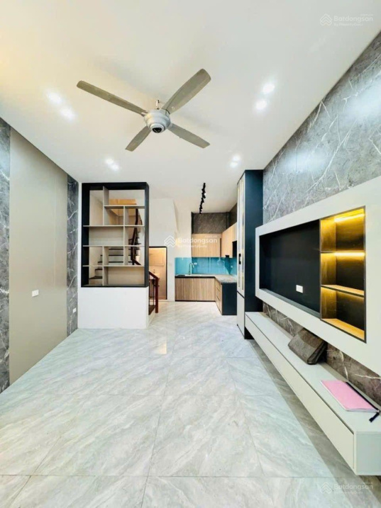 Bán nhà Đại Từ, 34m2, MT 3.7m, ngõ ô tô tránh đỗ ngày đêm, giá 6 tỷ