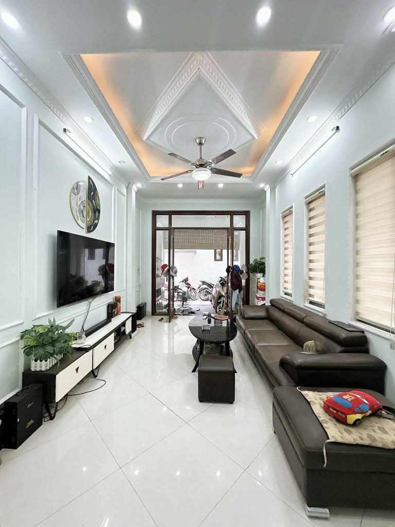 LÔ GÓC 5 TẦNG-MINH KHAI-TRUNG TÂM QUẬN-OTO NHỎ-NGÕ THÔNG THOÁNG.