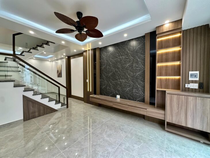 Nhà 4 tầng mới tinh mặt ngõ tuyến 2 Thiên Lôi, giá 3.9 tỉ, gần Hoàng Huy