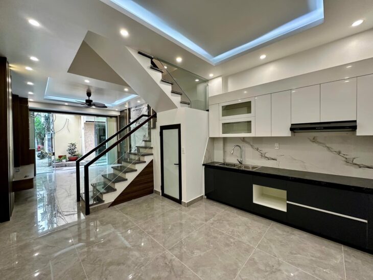 Nhà 4 tầng mới tinh mặt ngõ tuyến 2 Thiên Lôi, giá 3.9 tỉ, gần Hoàng Huy