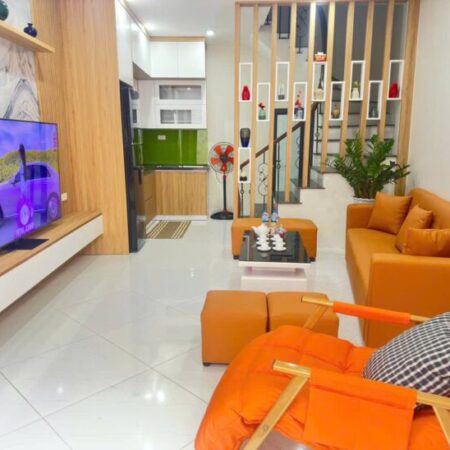 Bán nhà Định Công, 34m2, MT 3.7m, ngõ ô tô tránh đỗ ngày đêm, giá 6,1 tỷ