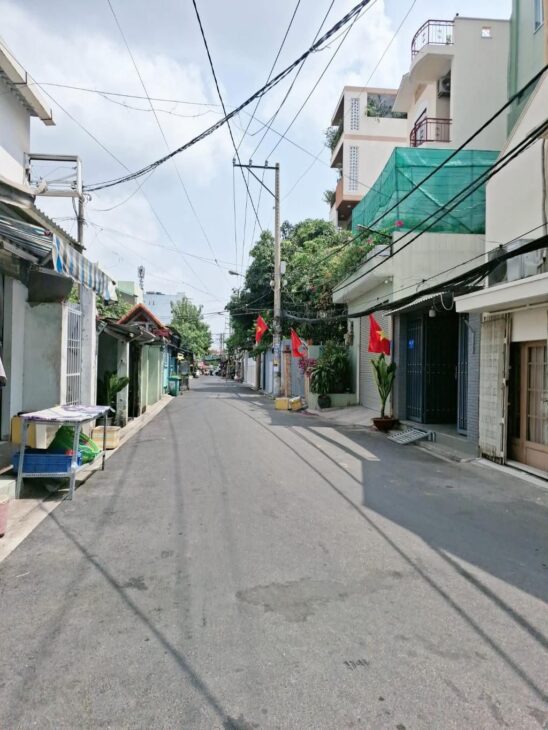 NHÀ RIÊNG NỞ HẬU TÀI LỘC – 4 TẦNG – KHU BIỆT TỰ KIỀU ĐÀM – DT: 4.2M x20M( 78M2) – TÂN HƯNG – QUẬN