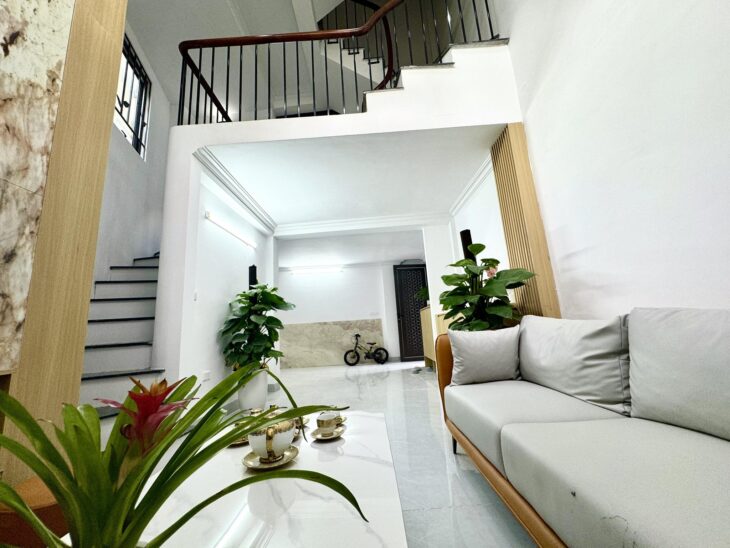 Nhà Mới Đẹp Hai Bà Trưng 33m², Full Nội Thất, Mặt Tiền 5m, Giá Tốt