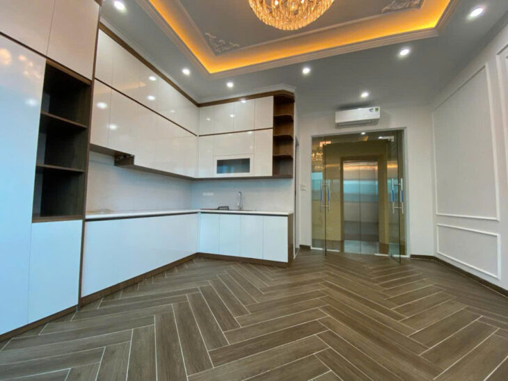 : NHÀ ĐẸP VŨ TÔNG PHAN MẶT NGÕ KINH DOANH,2 THOÁNG TRƯỚC SAU,NGÕ Ô TÔ THÔNG 37M, GIÁ 12,5 tỷ