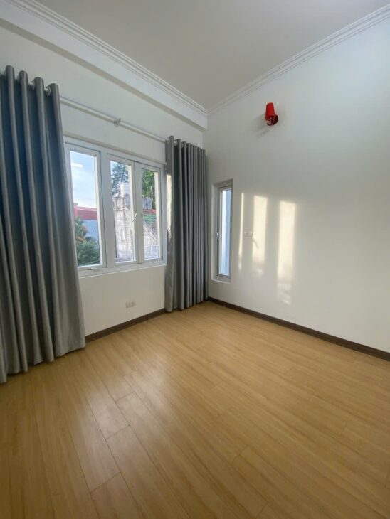 BÁN NHÀ NGỌC THỤY – LONG BIÊN 4 TẦNG – OTO ĐỖ CỬA – NGÕ RỘNG, LO GÓC – NỞ HẬU TÀI LỘC – 8.6 TỶ