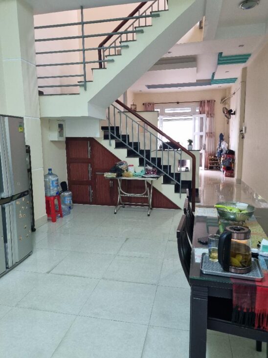 CẦN BÁN GẤP, LƯƠNG VĂN CAN [P15, Q8] DT: 106M2 (4.5X 24) 2T,2PN, 2WC CHỈ 8.2 TỶ