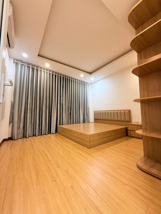 BÁN NHÀ NGỌC THỤY – LONG BIÊN 4 TẦNG – OTO ĐỖ CỬA – NGÕ RỘNG, LO GÓC – NỞ HẬU TÀI LỘC – 8.6 TỶ