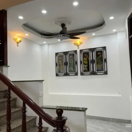 Cần Bán nhà La Thành 41m2 4 tầng, mặt tiền7m giá 8.6 tỷ Đống Đa Hà Nộiộ