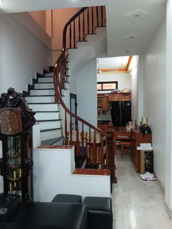 bán Nhà Ngõ Thịnh Hào1 35/38m2. 4 tầng. mặt tiền3.1m giá 8.8 tỷ Đống Đa Hà Nội