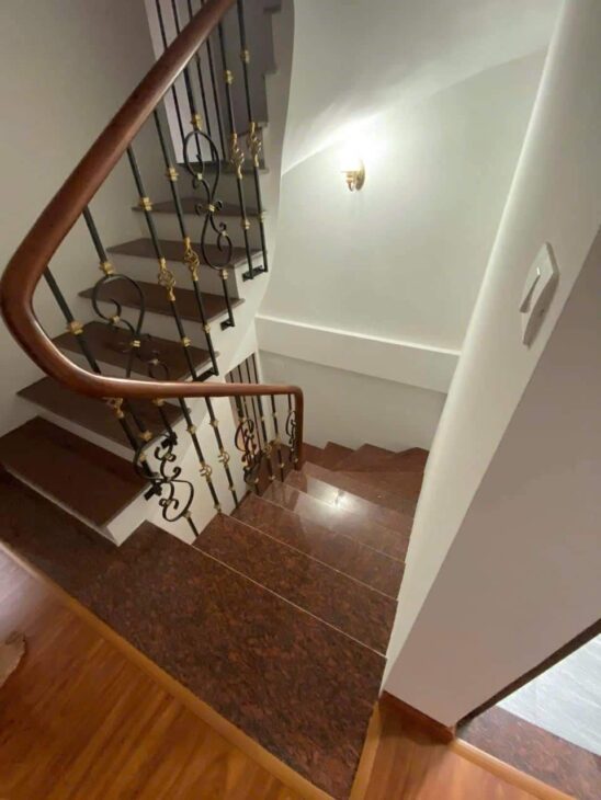 Tôi cho thuê nhà lô góc, mới,vỉa hè, 116m2- 5T, Nguyễn Thị Định_44 Tr