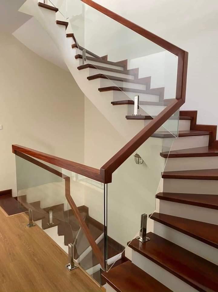 Mình cho thuê nhà mới, hai mặt tiền, Thụy Khuê, 103m2x 4T vỉa hè 29 Tr