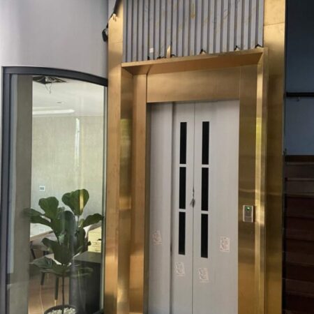 Cho thuê nhà mới, lô góc, thang máy,vỉa hè, 116m2- 4T, Hoàng Quốc Việt_44 Tr Cho thuê nhà mới, lô góc, thang máy,vỉa hè, 116m2- 4T, Hoàng Quốc Việt_44 Tr