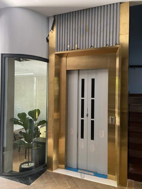 Cho thuê nhà mới, lô góc, thang máy,vỉa hè, 116m2- 4T, Hoàng Quốc Việt_44 Tr