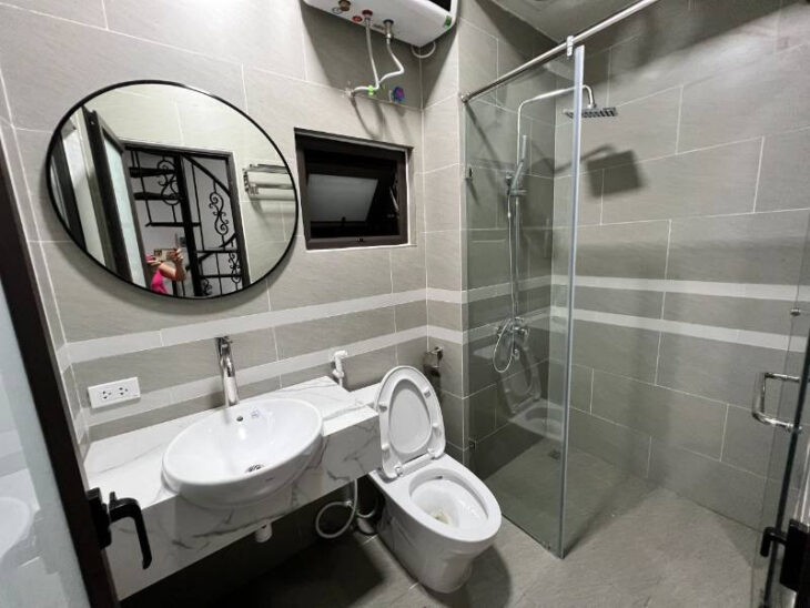Chính chủ cho thuê nhà mới, lô góc,vỉa hè, 91m2- 4T, Chùa Láng_29 Tr – 0943468783