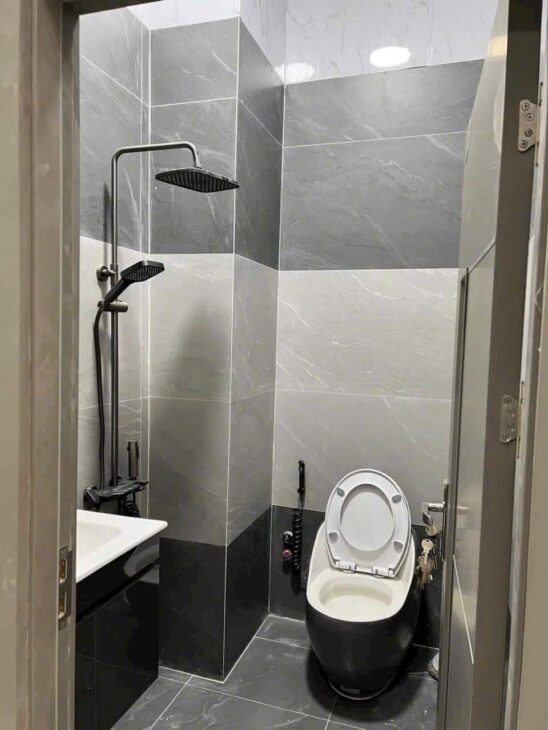 Tôi cho thuê nhà mới, hai cửa đi,vỉa hè, 112m2- 5T, Chùa Láng_46 Tr