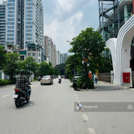 Bán nhà mặt phố gần Hoàng Quốc Việt – Nguyễn Phong Sắc vỉa hè 75m2 5 tầng thang máy