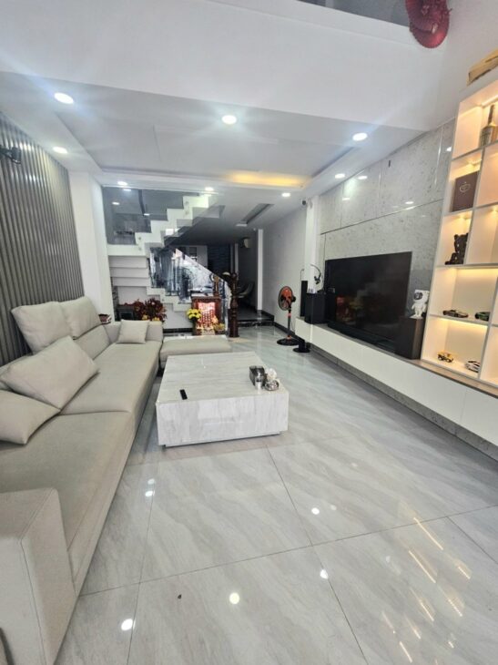 Bàn nhà Hẻm xe hơi ngay Trần Hưng Đạo, Quận 5, 68m2 5 tần 7PN, 13.2 tỷ