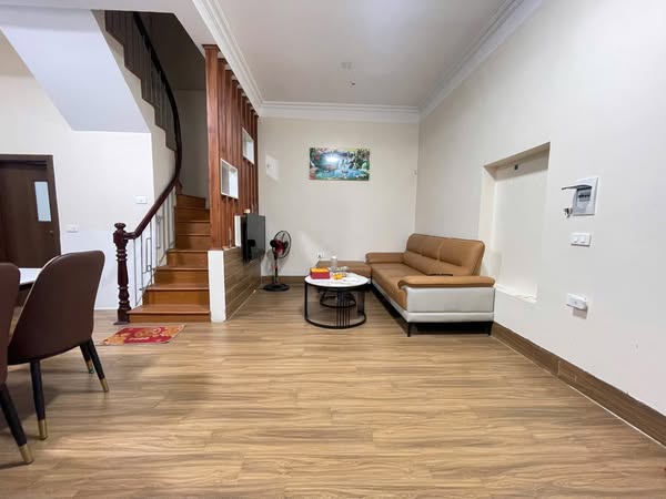 Bán Nhà Định Công Thượng 30m2 4T 5m MT 6.95 tỷ Hoàng Mai NGÕ THÔNG THOÁNG_ VỊ TRÍ ĐẸP – Ô TÔ ĐỖ CỬA