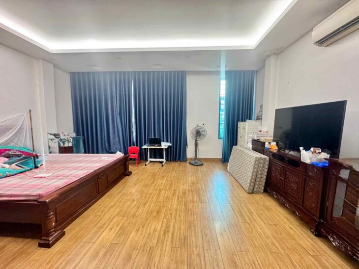 Siêu phẩm Lâm Hạ view vườn hoa, 81m x 5 tầng, mặt tiền 6m, vỉa hè, 3 ôtô tránh nhau