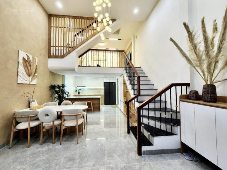 Bán nhà Hoàng Liệt – 45m2 – nhà đẹp – ở luôn – ngõ to – gần phố – giá 7.59 tỷ – SĐCC