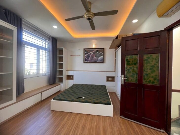 Bán nhà DT 56m², 3 tầng, 3PN, 3WC, Q.9, Thủ Đức. sổ hồng Giá 6.2 tỷ.