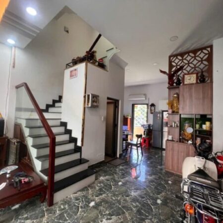 Bán nhà DT 56m², 3 tầng, 3PN, 3WC, Q.9, Thủ Đức. sổ hồng Giá 6.2 tỷ.