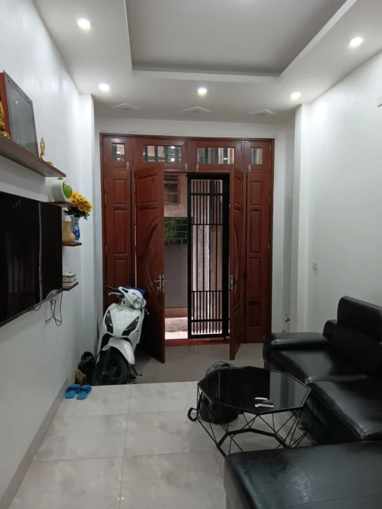 bán Nhà Ngõ Thịnh Hào1 35/38m2. 4 tầng. mặt tiền3.1m giá 8.8 tỷ Đống Đa Hà Nội