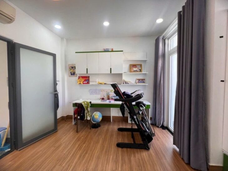 Bán nhà DT 56m², 3 tầng, 3PN, 3WC, Q.9, Thủ Đức. sổ hồng Giá 6.2 tỷ.