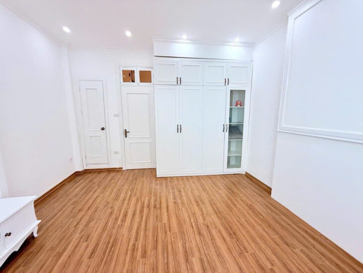 LÔ GÓC – NGÕ VĂN CHƯƠNG TÔN THẤT TÙNG 33m2 5 tầng mặt tiền 6.8m Giá 7.2 tỷ