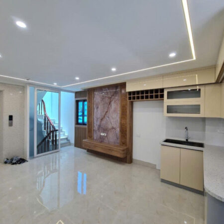 NHÀ MỚI NGUYỄN TRÃI THANG MÁY Diện Tích 38m2 8 tầng mặt tiền 4.3m Giá 13.5 tỷ