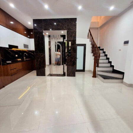 NHÀ MỚI ĐỒNG CỔ THỤY KHUÊ – THANG MÁY – DT 38m2 6 tầng mặt tiền 6.2m Giá 11.5 tỷ