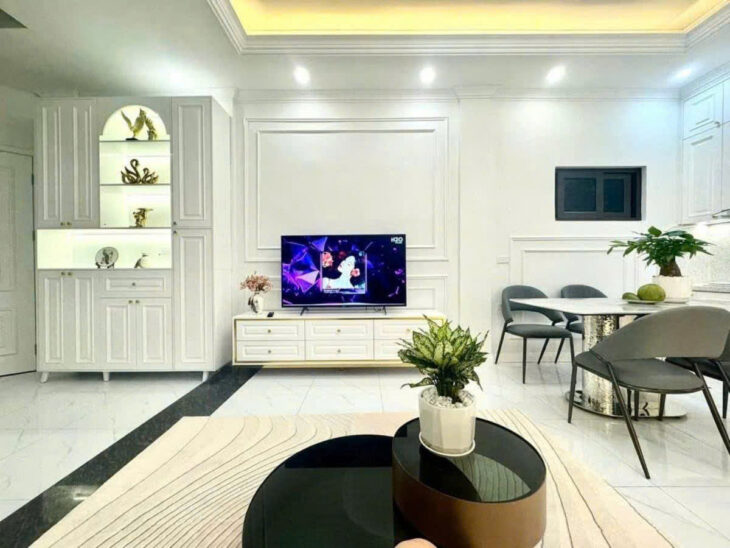 PHỐ NGỌC HÀ – NỘI THẤT TÂN CỔ ĐIỂN – LÔ GÓC DT 34m2 5 tầng MT 4m Giá 9.8 tỷ