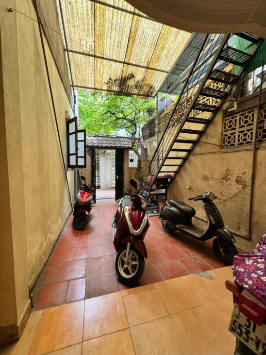 BÁN PHÁO ĐÀI LÁNG VỊ TRÍ ĐẸP XÂY CCMN DT 49m2 2 tầng mặt tiền 3.3m Giá 11.2 tỷ