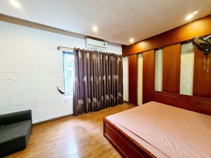 PL NGUYÊN HỒNG – Ô TÔ – VỈA HÈ-KINH DOANH DT 45m2 6 tầng MT 5m Giá 33 tỷ