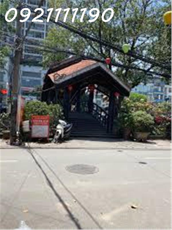 Bán gấp khu đất Vạn Phúc xe con đỗ cửa ngõ, cạnh bên vườn hoa, trường 2, giá 9,x tỷ