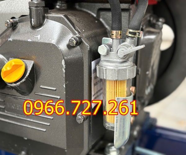 Máy xới đất chạy dầu dắt tay Quế Hoa GN61 đầu nổ D15